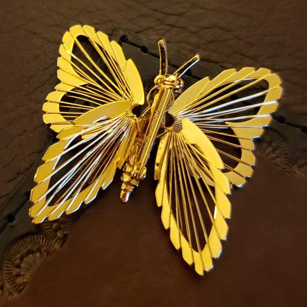 ⭐ VINTAGE | '60s Monet Butterfly Brooch - Spinerette Collection - Picture 10 of 16